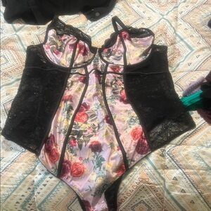 Torrid Floral Lace Bodysuit - Black and Pink